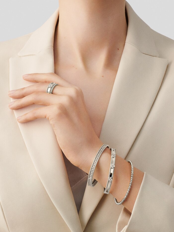 Bracelet Manchette Charm Chic – vue 4